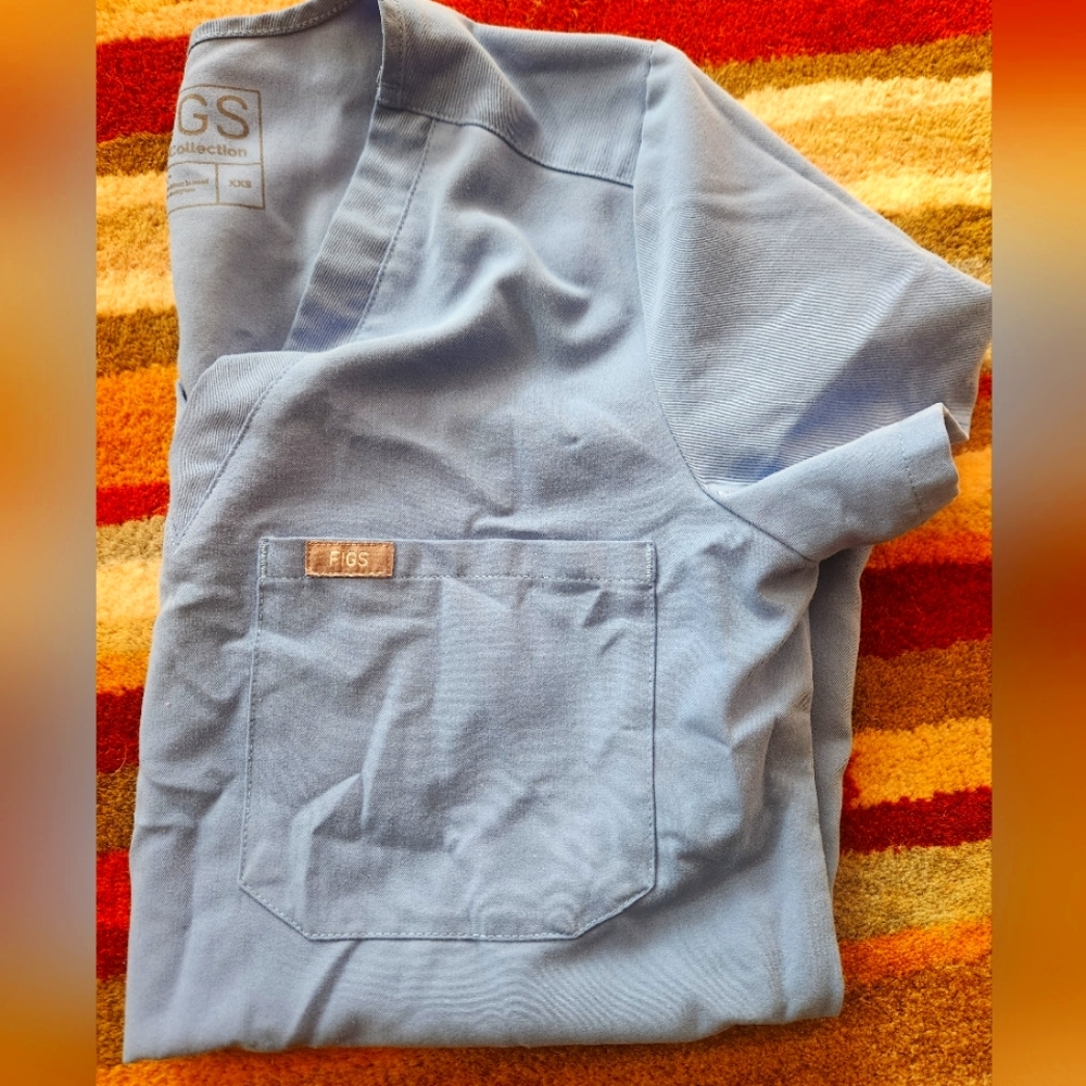 Figs scrub top, Ciel Blue, catarina one pocket XXS